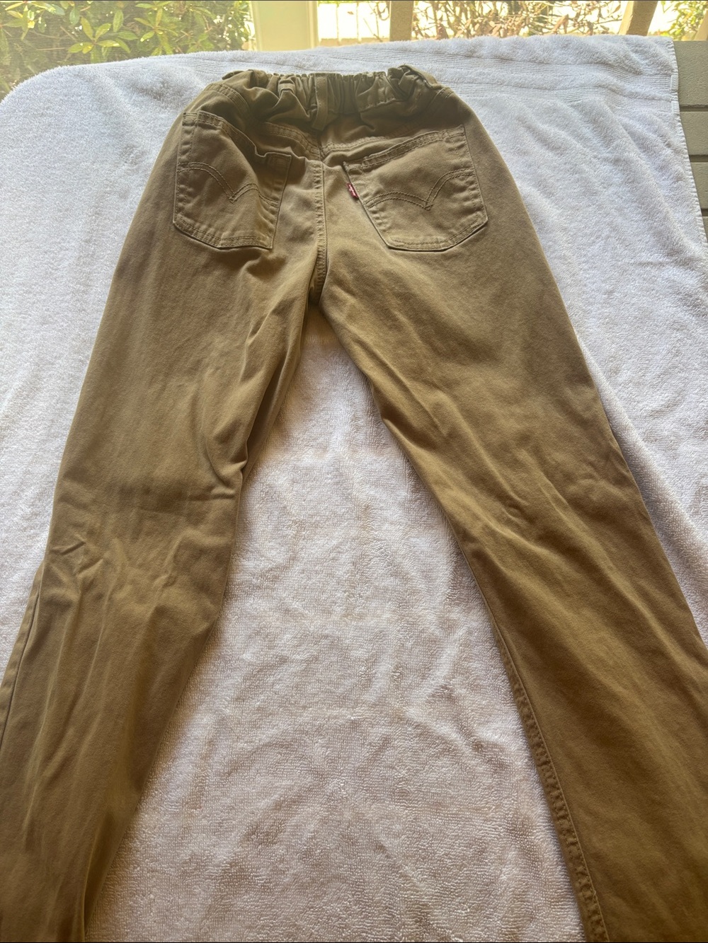 Levi's Women's Straight-Leg Jeans in Olive Brown